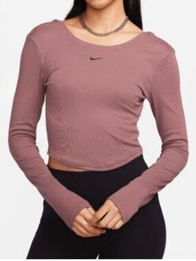 Nike Women’s Long Sleeve Cropped Top - Mauve